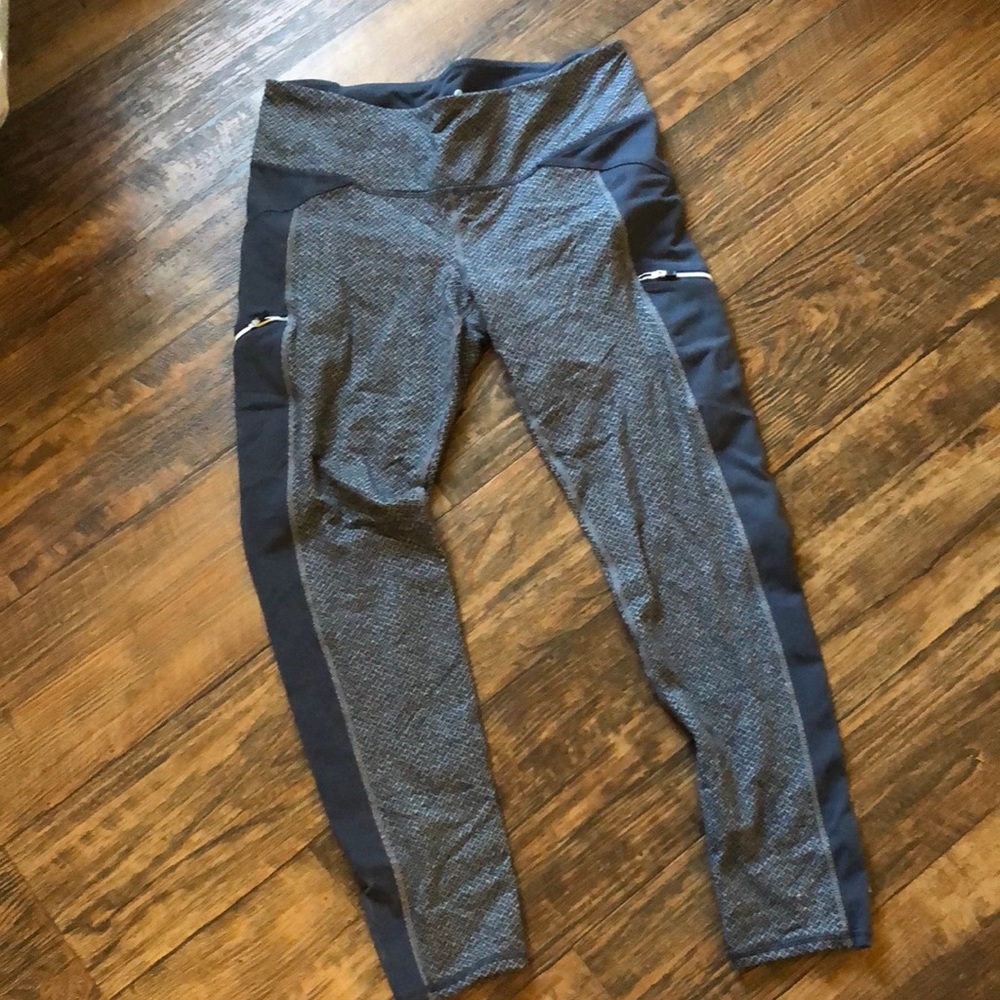 Athletic workout pants